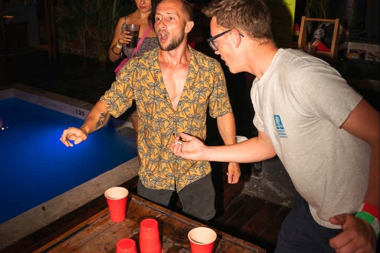 Jogando flip cup