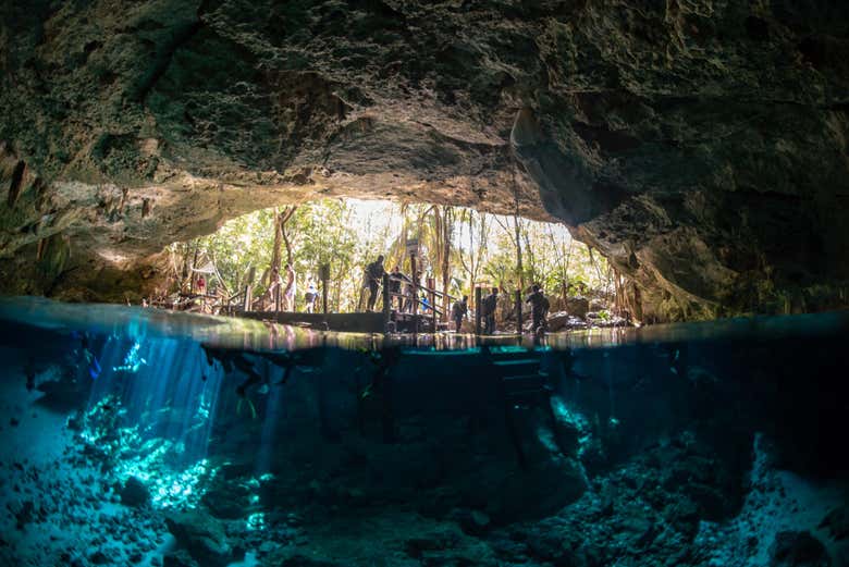 Panorámica del cenote Dos Ojos
