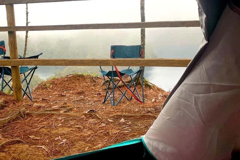 Acamparemos nas margens do lago