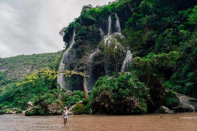 L'impressionante cascata El Aguacero