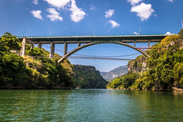 Puente en el Cañón del Sumidero