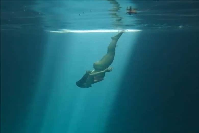 Nelle acque turchesi del cenote Xux ha