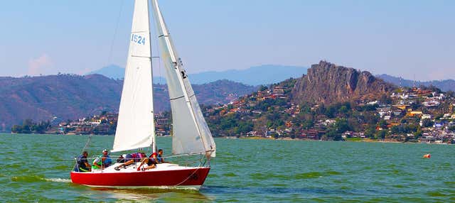 Alquiler de barco con patrón en Valle de Bravo