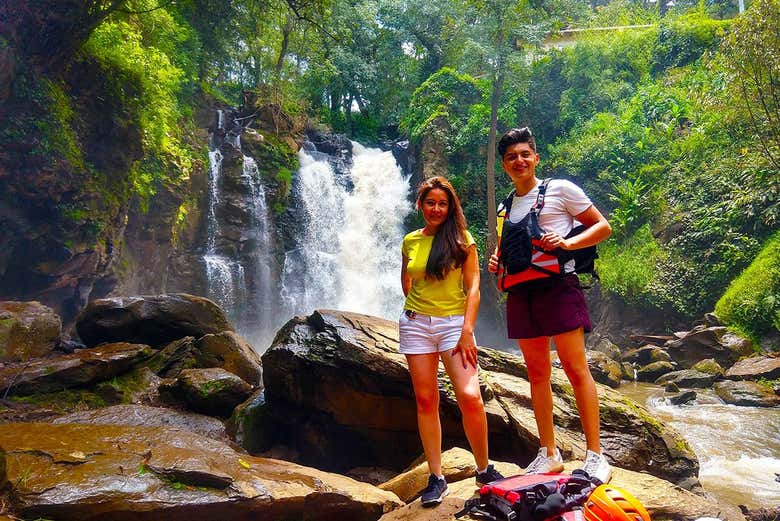 Descansando en la cascada