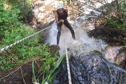 Escalando por las cascadas