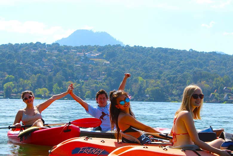 Disfrutando del tour en kayak