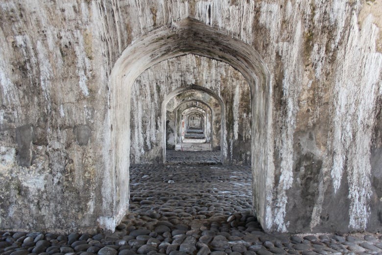 The ancient arches of San Juan de Ulua