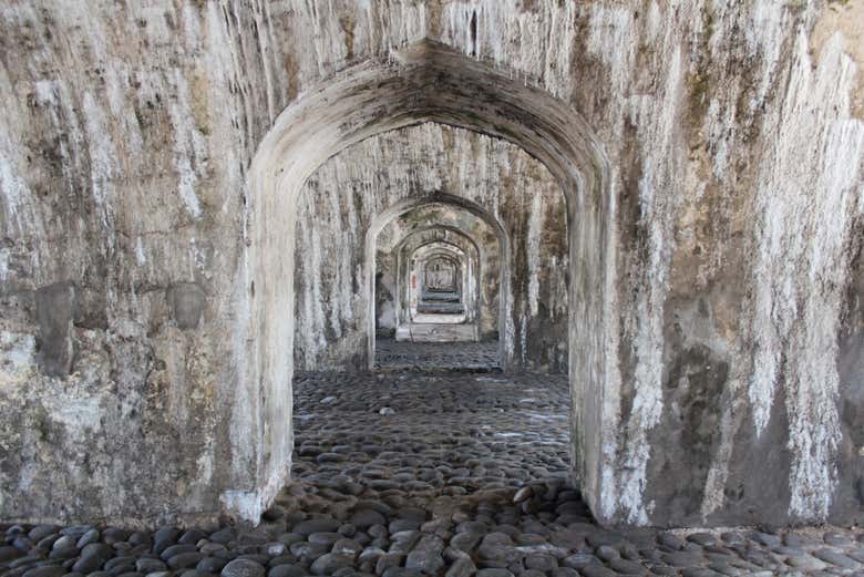 The ancient arches of San Juan de Ulua