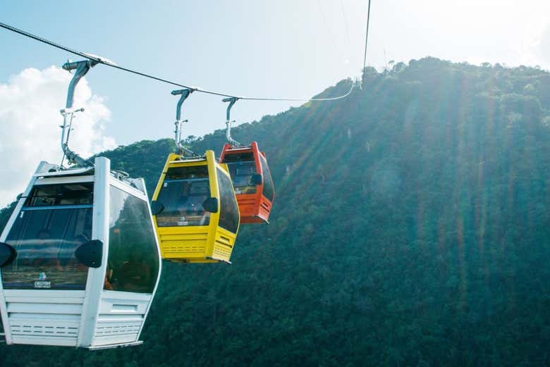 Teleférico hacia el cerro del Borrego