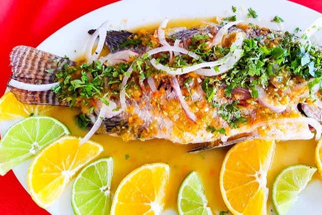 Degustación de un plato veracruzano