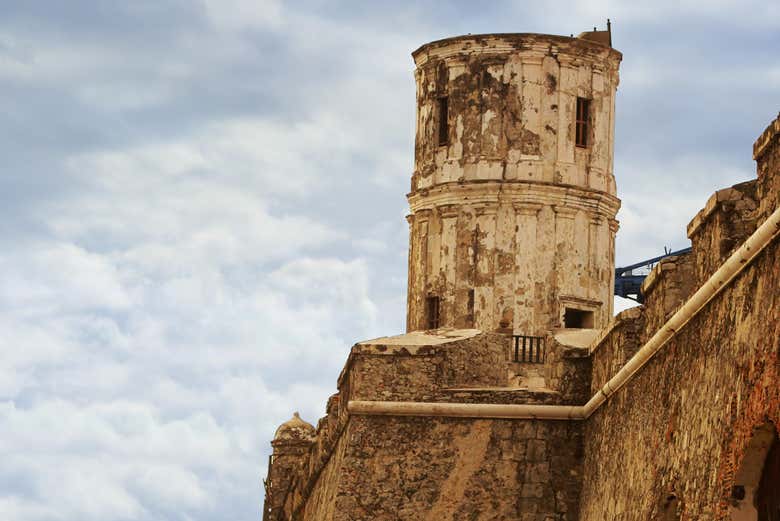 La emblemática torre de la fortaleza de San Juan de Ulúa