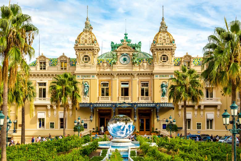 Contemplez le célèbre Casino de Monaco