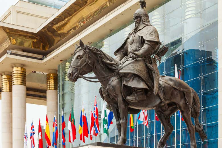 Estatua ecuestre de Damdin Süjbaatar