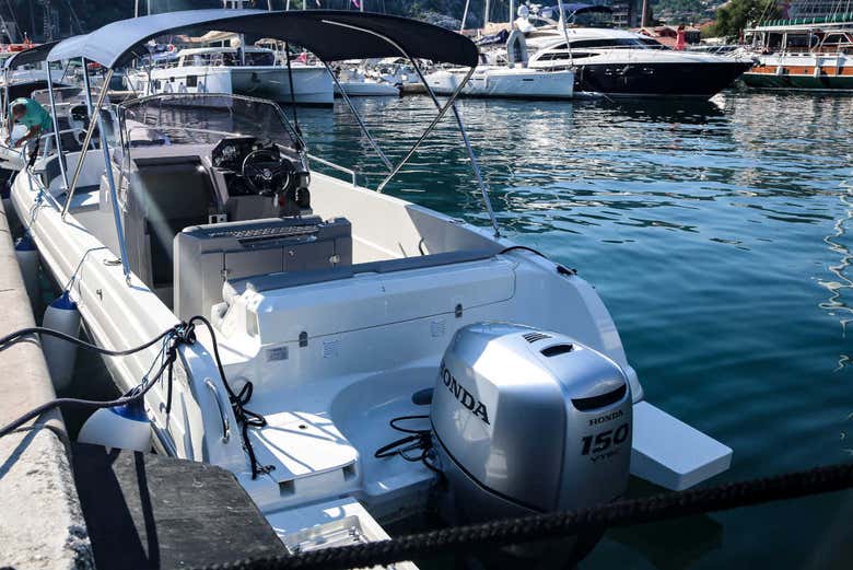Embarcation pour la balade en bateau
