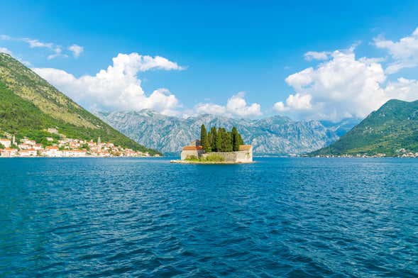 Paseo en barco privado por la bahía de Kotor