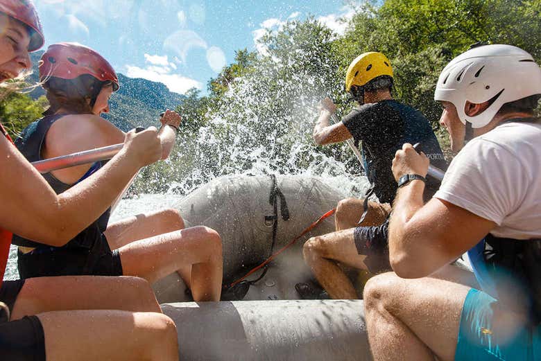 DIsfrutando del rafting