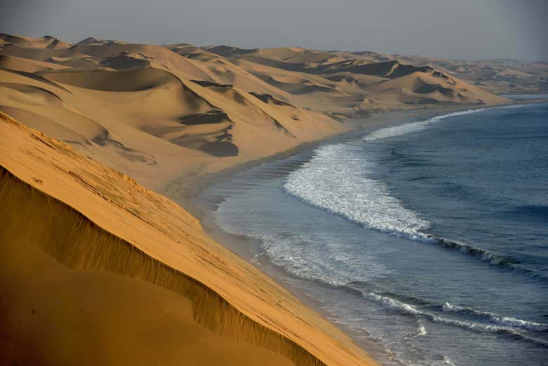 Las impresionantes dunas de Sandwich Harbour