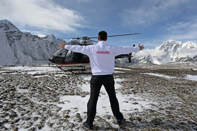 Aterrizando por encima del campamento base