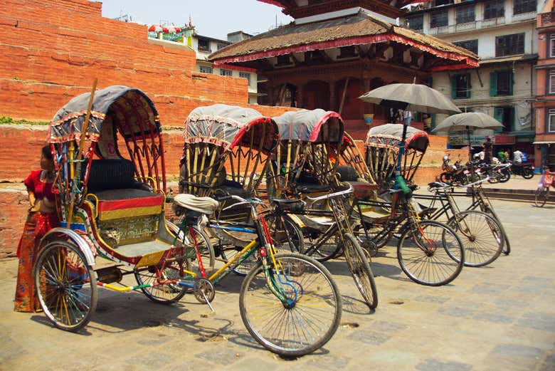Rickshaws típicos en Katmandú