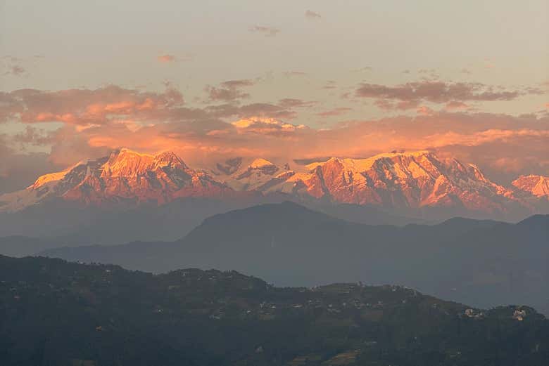 Las majestuosas montañas de la cordillera del Himalaya