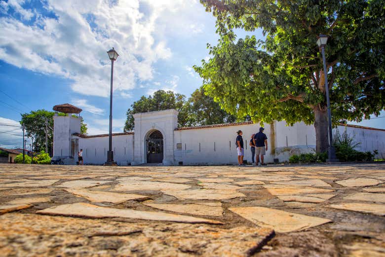 Camino empedrado en Granada