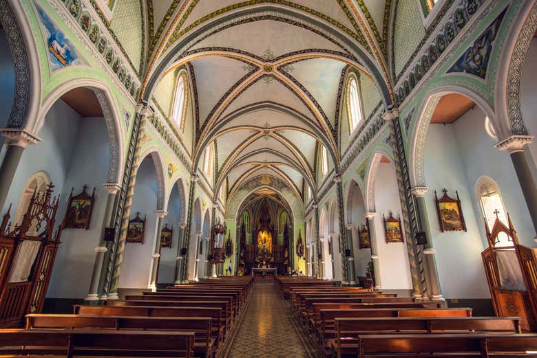 Interior de una iglesia en Granada
