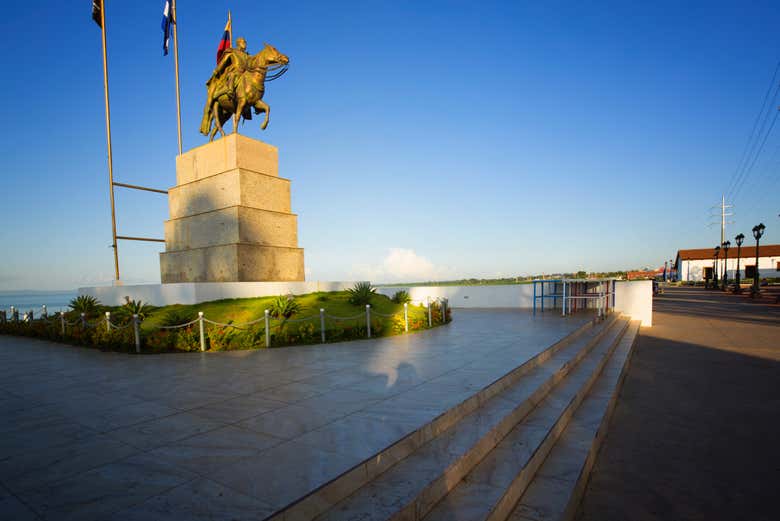 An iconic statue in the centre of Managua