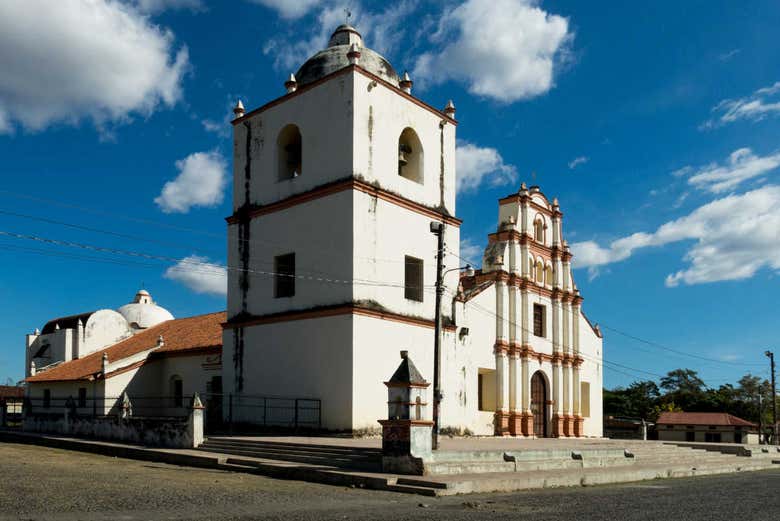 Tour por el barrio de Sutiaba + Isla de Juan Venado desde León Tour por el barrio de Sutiaba + Isla de Juan Venado desde León