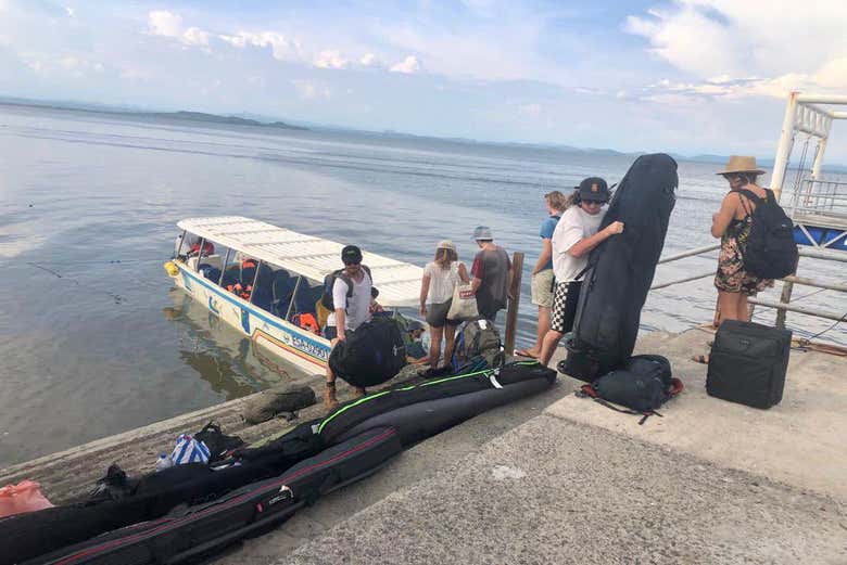 Off-boarding the luggage