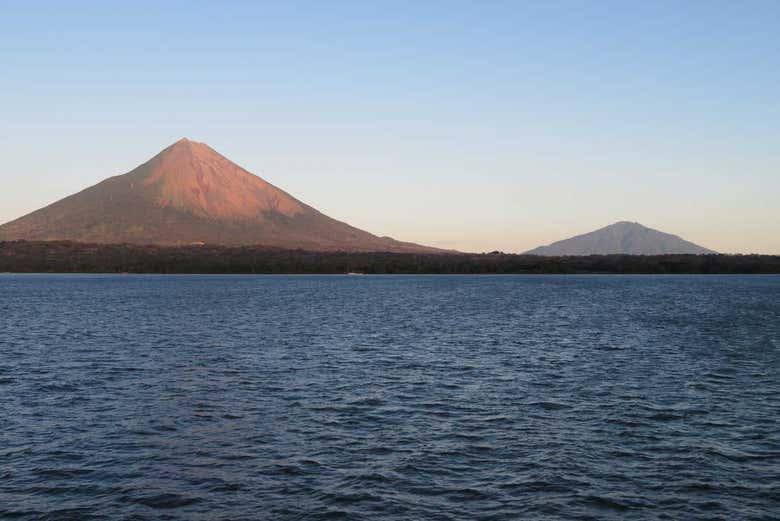 Volcán en la isla de Ometepe