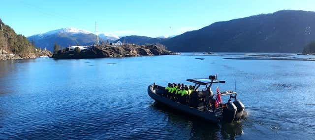 Aventura en lancha por el canal de Mostraumen y el Osterfjord
