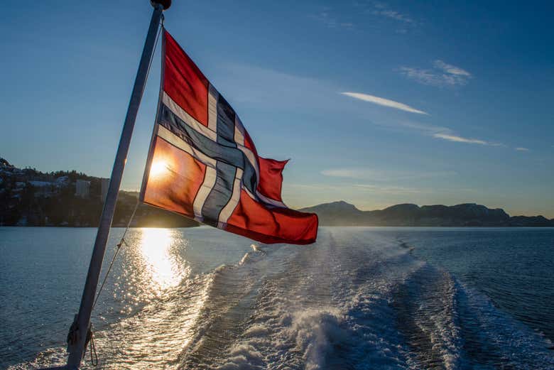 Cruise through the Oster Fjord