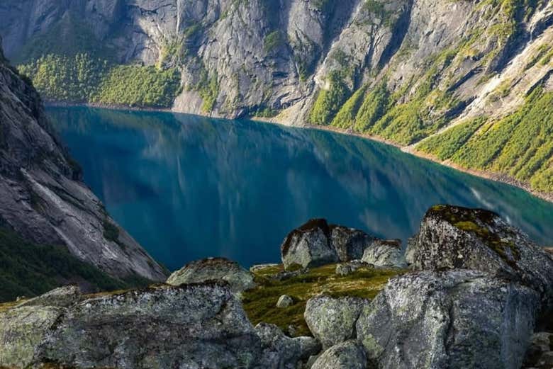 Maravillaos con las aguas turquesas de Ringedalsvatnet