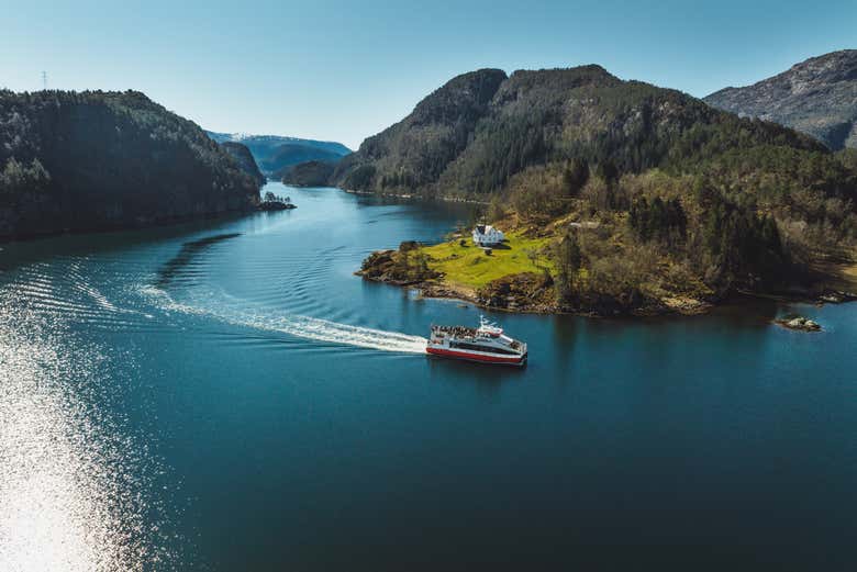 Disfrutando del crucero por los fiordos de Bergen y Oster