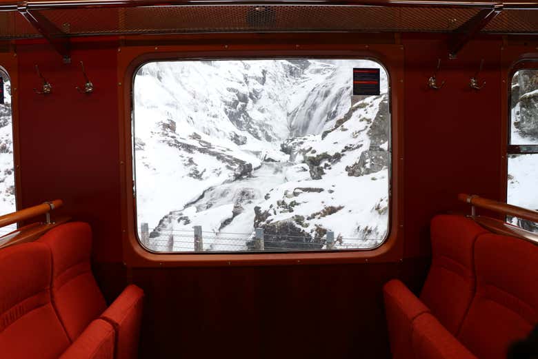 Il est temps de prendre place dans le train de Flåm