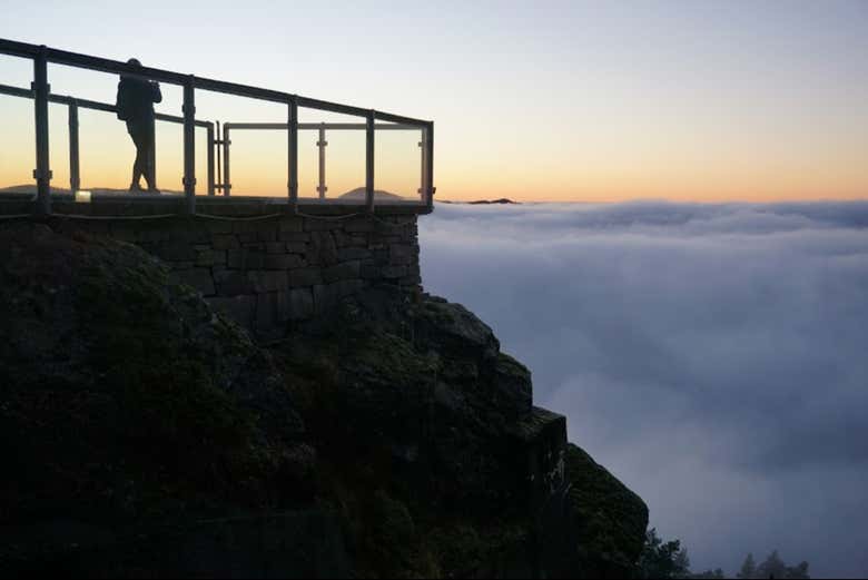 Mer de nuages à l'aube à Bergen