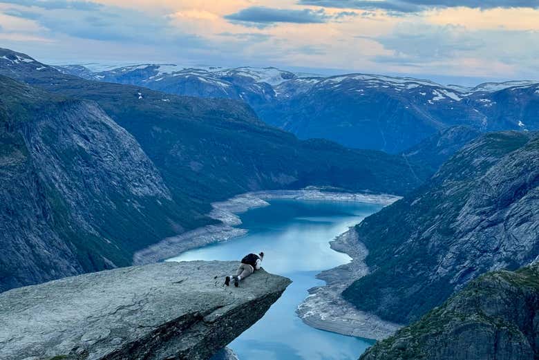 Podréis ver el amanecer en Trolltunga