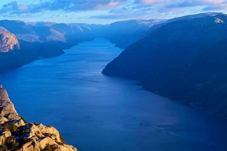 Vistas del Fiordo de Lyse desde Preikestolen