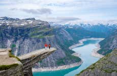 Trekking por Trolltunga + Visita a la cascada Steinsdalsfossen