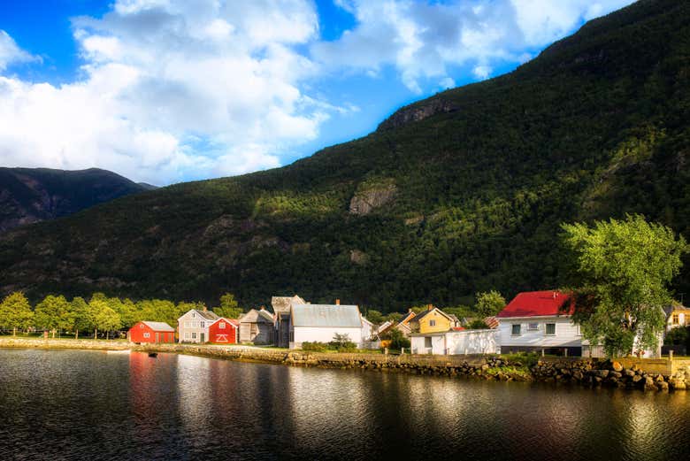 Lærdalsøyri junto ao fiorde