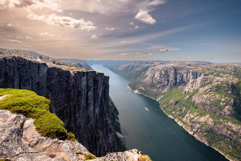 Vistas aéreas del fiordo de Lysefjord