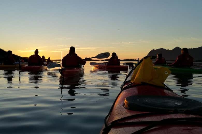Remando in kayak tra i fiordi norvegesi
