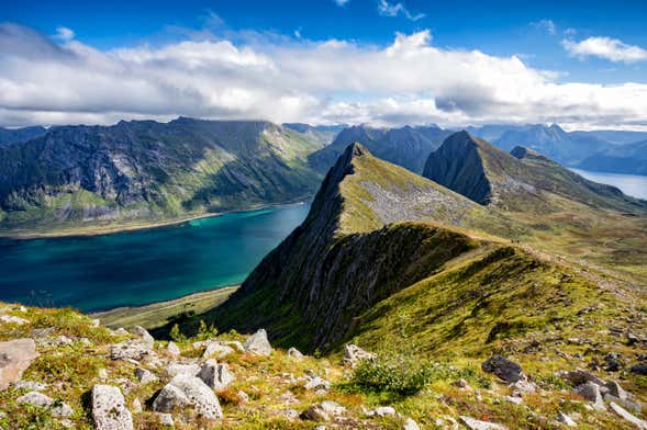 Trekking a Husfjellet o Sukkertoppen