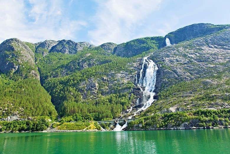 Tour para cruzeiros pela cascata Langfoss