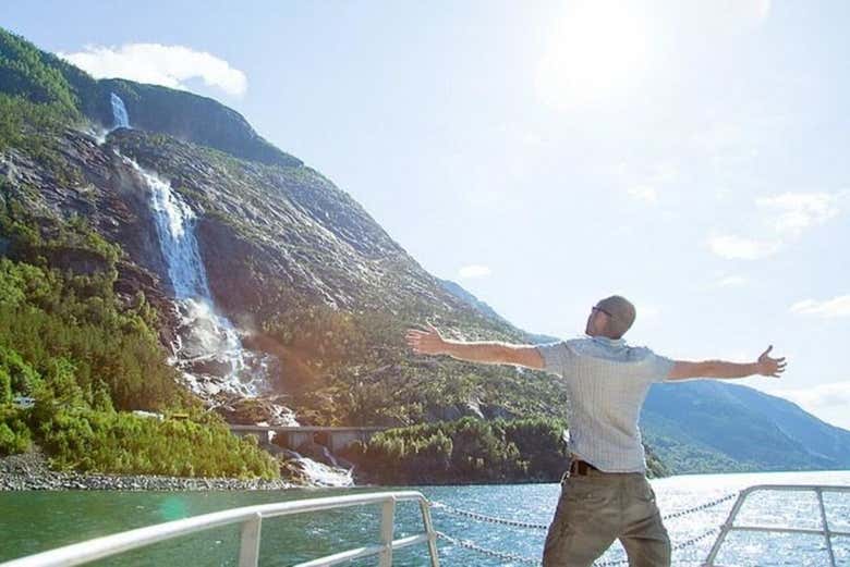 Conhecendo a cascata Langfoss