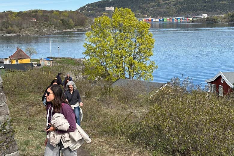 Caminaremos por sus bellos senderos costeros