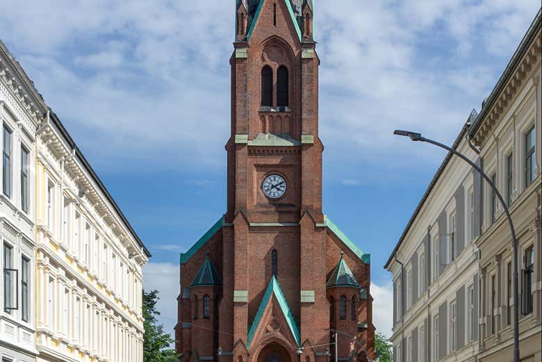 Pasaremos junto a la iglesia luterana de Uranienborg