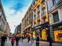 Rua comercial de Oslo