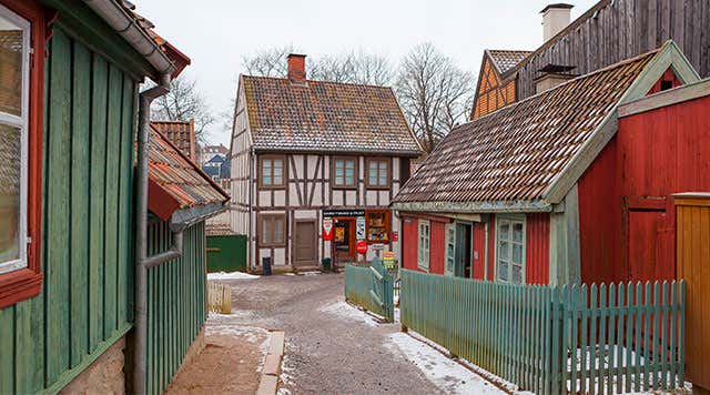 https://www.civitatis.com/f/noruega/oslo/guia/museo-pueblo-noruego-m.jpg