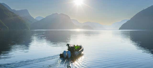Avventura in motoscafo nel fiordo Lysefjord
